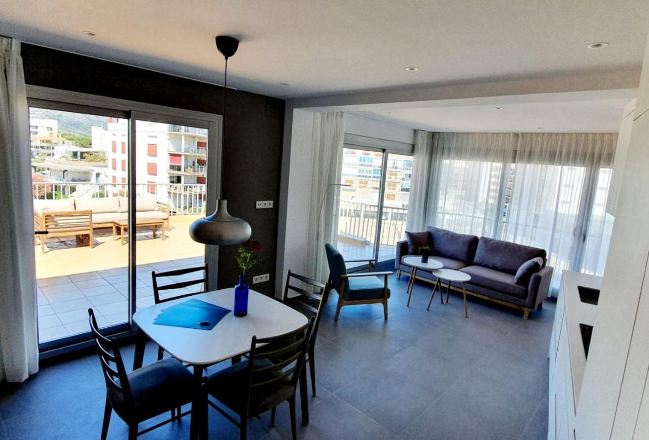 Beautiful Loft, Huge Sunny Terrace, View Over The Beach And Sea Roses Exterior foto